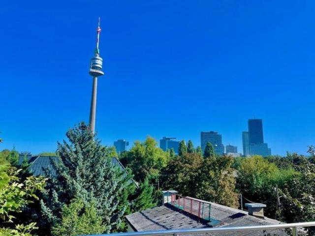 Mietobjekt Wunderschönes Reiheck Haus mit Herrlichen Terrassen & Garten Bruckhaufen Nähe Donauturm Uno City!