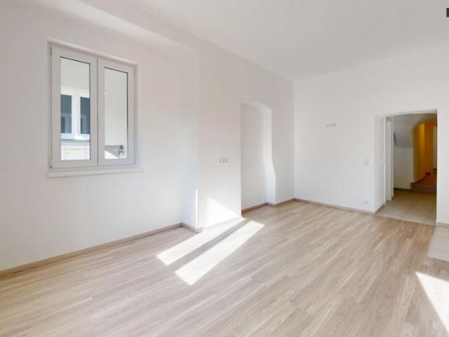 Mietwohnung + ca. 84,93 m²