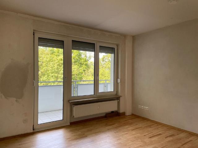 Mietwohnung in Erlangen 3 Zimmer Wohnung mit großem Balkon!
