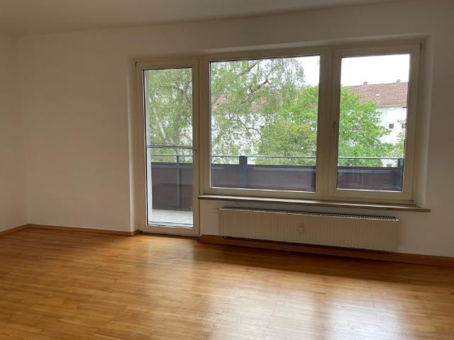 Mietwohnung in Erlangen Wohnliche 2 Zimmer Wohnung mit Balkon in grüner Lage!
