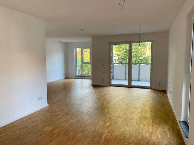 Mietwohnung in Erlangen Großzügige 3 Zimmer Wohnung mit Einbauküche und Terrasse