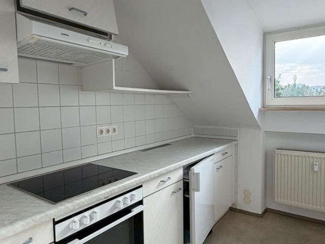 Mietwohnung in Erlangen Mit Einbauküche! 1 Zimmer Dachgeschoss Wohnung in Stadtnähe