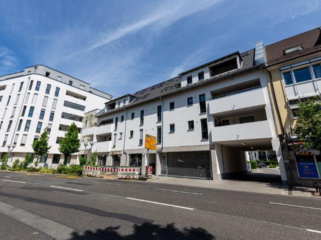 Mietwohnung in Hanau Tolle 2 Zimmer Wohnung in zentraler Lage mit Einbauküche und Loggia
