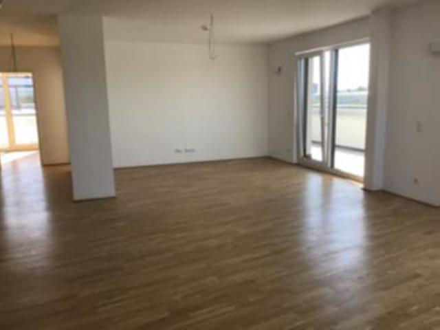 Mietwohnung in Hanau Großzügige 4 Zimmer Wohnung mit Einbauküche, 2 Bädern und 2 Dachterrassen