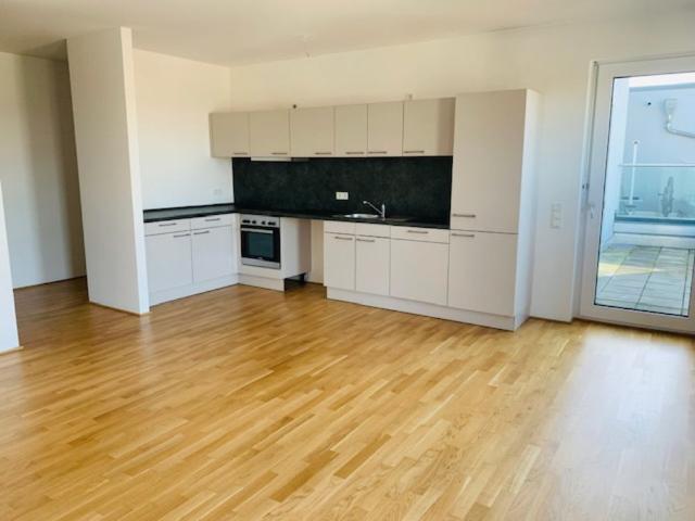 Mietwohnung in Hanau Moderne Wohnung mit Dachterrasse und Einbauküche sucht neue Mieter
