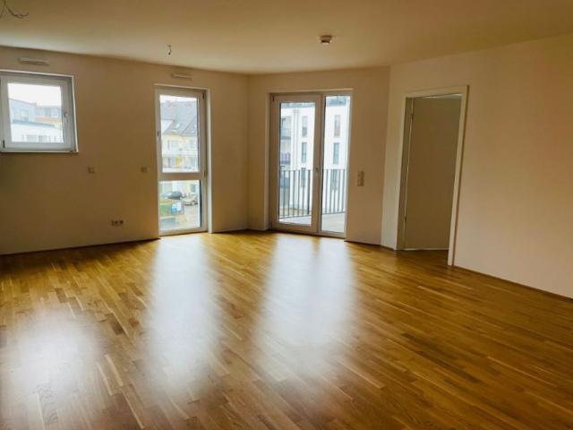 Mietwohnung in Hanau Moderne 3 Zimmer Wohnung mit Loggia und Einbauküche