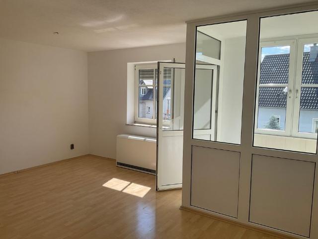 Mietwohnung in Landshut Gepflegte 3 Zimmer Wohnung in Landshut mit Wintergarten