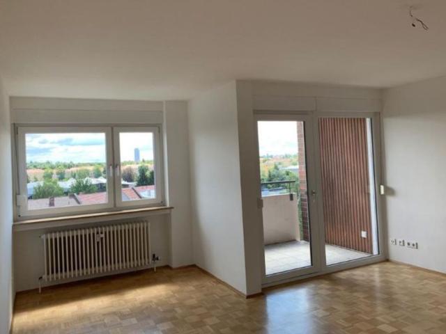 Mietwohnung in Nürnberg 3 Zimmer Wohnung mit Weitblick oberstes Geschoss mit Loggia!
