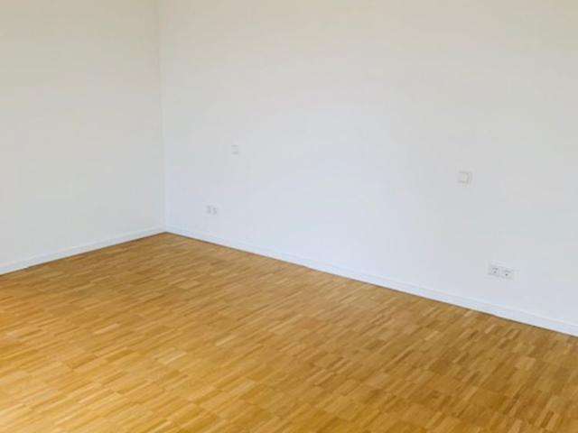 Mietwohnung in Nürnberg Große 2 Zimmer Wohnung mit Balkon und Ankleide in zentraler Lage