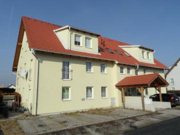 MIETWOHNUNG in SCHNELLBAHNNÄHE mit Fußbodenheizung, Parkplatz und großem Kellerabteil