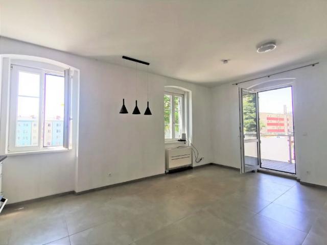 Mietwohnung mit Balkon, Carport und Parkplatz in gut erreichbarer Lage