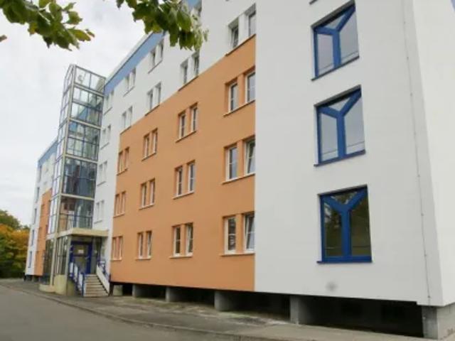 Mietwohnungen ✓ 193,81 € Kaltmiete ✓ 29,68 m² Wohnfläche ⌖ 08527 Plauen, Isidor Goldberg Straße 17