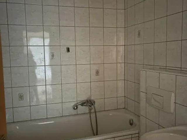 Mietwohnungen ✓ 194,50 € Kaltmiete ✓ 41,58 m² Wohnfläche ⌖ 08525 Plauen, Pausaer Straße 129