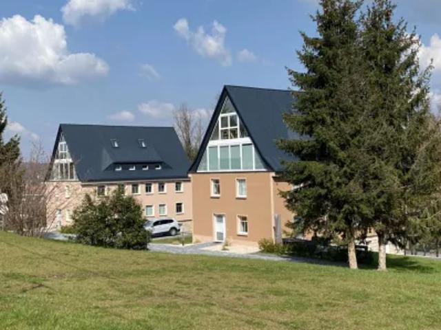 Mietwohnungen ✓ 1.095 € Kaltmiete ✓ 118 m² Wohnfläche ⌖ 08228 Rodewisch, Lindenstraße 2