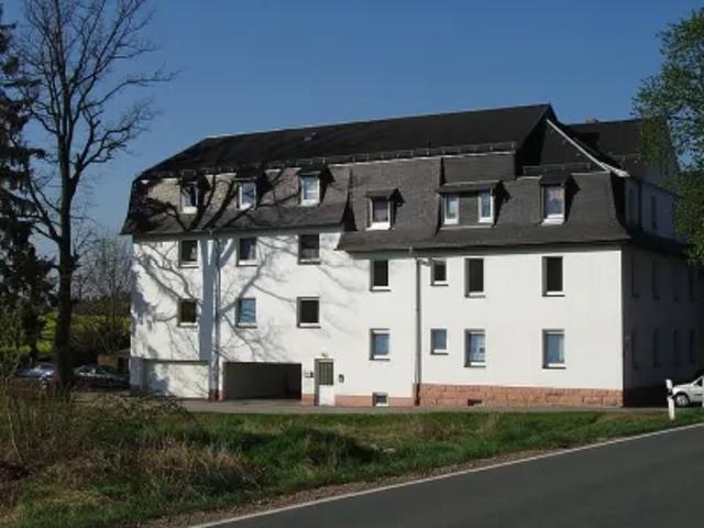 Mietwohnungen ✓ 240 € Kaltmiete netto ✓ 43,74 m² Wohnfläche ⌖ 08233 Treuen, Lengenfelder Str. 22