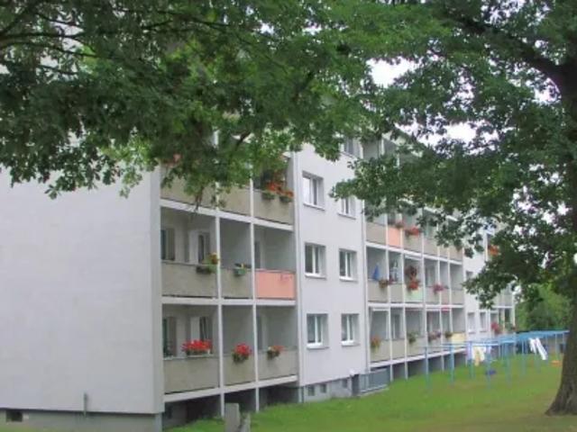 Mietwohnungen ✓ 245,51 € Kaltmiete ✓ 50,62 m² Wohnfläche ⌖ 08525 Plauen OT Kauschwitz, Osseweg 2