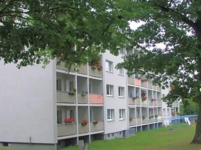 Mietwohnungen ✓ 245,51 € Kaltmiete ✓ 50,62 m² Wohnfläche ⌖ 08525 Plauen OT Kauschwitz, Osseweg 2