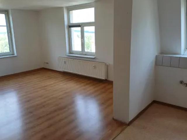 Mietwohnungen ✓ 260 € Kaltmiete ✓ 56,65 m² Wohnfläche ⌖ 08223 Falkenstein, A. Bebel Strasse 57