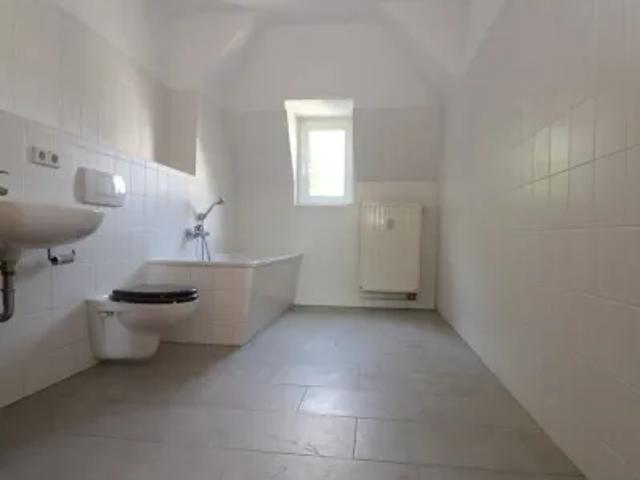 Mietwohnungen ✓ 265 € Kaltmiete ✓ 52,59 m² Wohnfläche ⌖ 08523 Plauen, Lessingstraße 32