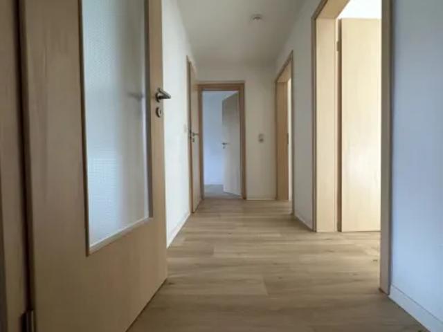 Mietwohnungen ✓ 268,59 € Kaltmiete ✓ 56,19 m² Wohnfläche ⌖ 08523 Plauen, Krausenstraße 31