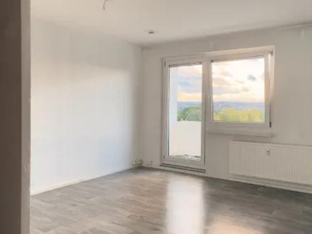 Mietwohnungen ✓ 273,06 € Kaltmiete ✓ 56,30 m² Wohnfläche ⌖ 08529 Plauen, Karl Friedrich Schinkel Straße 36