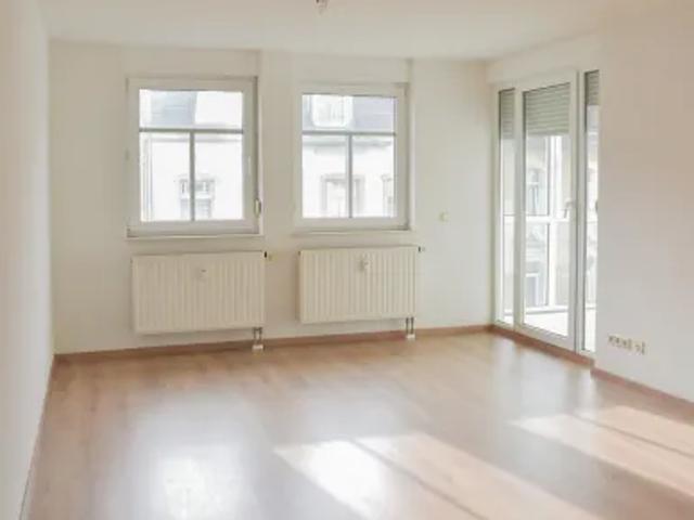 Mietwohnungen ✓ 275 € Kaltmiete ✓ 66,82 m² Wohnfläche ⌖ 08527 Plauen, Trockentalstraße 85