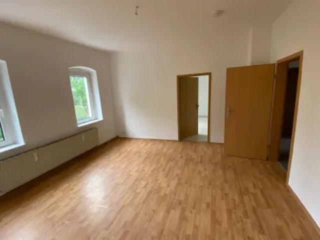 Mietwohnungen ✓ 299 € Kaltmiete ✓ 75 m² Wohnfläche ⌖ 08499 Reichenbach im Vogtland, Ernst Thälmann Straße 49