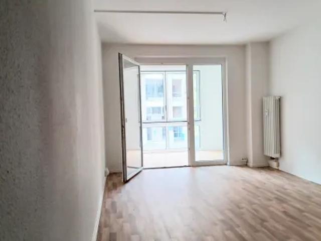 Mietwohnungen ✓ 205,88 € Kaltmiete ✓ 35,62 m² Wohnfläche ⌖ 08523 Plauen, Bahnhofstraße 30