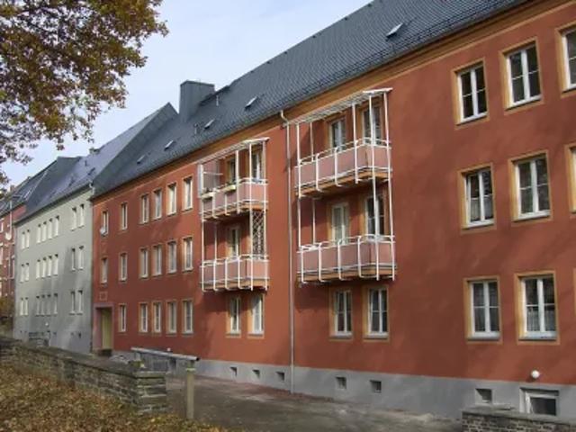 Mietwohnungen ✓ 212 € Kaltmiete ✓ 38,50 m² Wohnfläche ⌖ 08606 Oelsnitz/V Karl Liebknecht Str. 37
