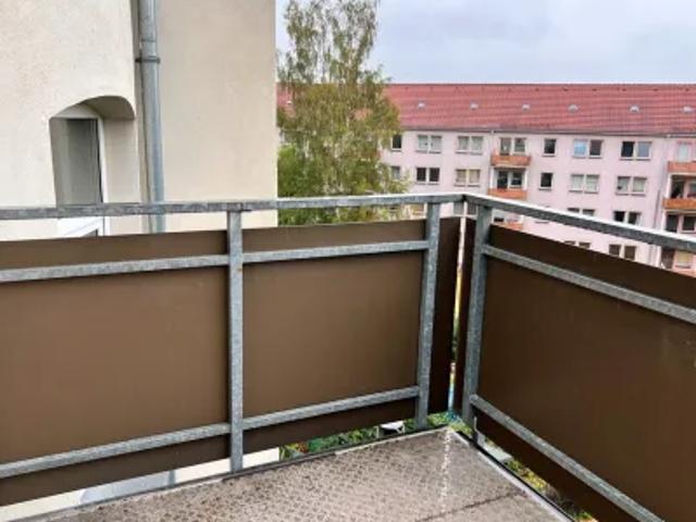 Mietwohnungen ✓ 216 € Kaltmiete ✓ 38 m² Wohnfläche ⌖ 08525 Plauen, Seumestraße 86