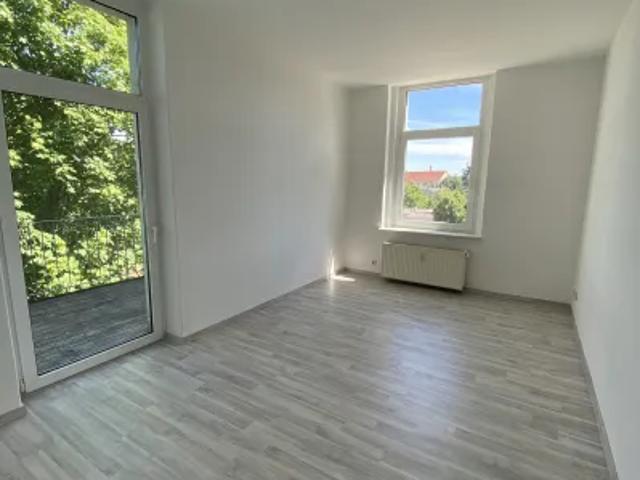 Mietwohnungen ✓ 216 € Kaltmiete ✓ 46,20 m² Wohnfläche ⌖ 08525 Plauen, Pausaer Straße 129