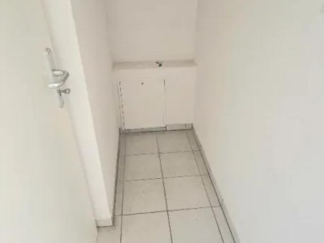 Mietwohnungen ✓ 220 € Kaltmiete ✓ 31,18 m² Wohnfläche ⌖ 08525 Plauen, Pausaer Straße 131