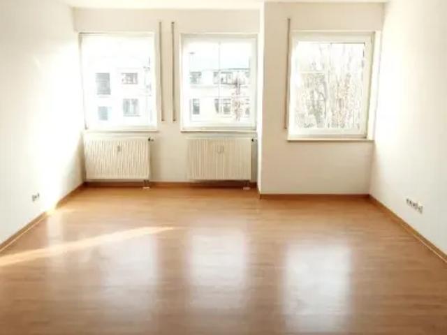 Mietwohnungen ✓ 230 € Kaltmiete ✓ 45,41 m² Wohnfläche ⌖ 08523 Plauen, Friedensstraße 28