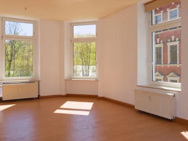 Mietwohnungen ✓ 347 € Kaltmiete ✓ 77,10 m² Wohnfläche ⌖ 07973 Greiz, Rudolf Breitscheid Straße 85