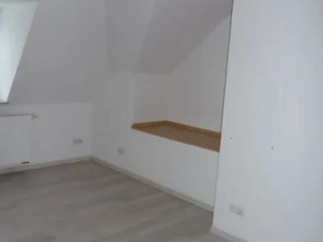 Mietwohnungen ✓ 365,70 € Kaltmiete ✓ 79,50 m² Wohnfläche ⌖ 08233 Treuen, Perlaser Straße 9