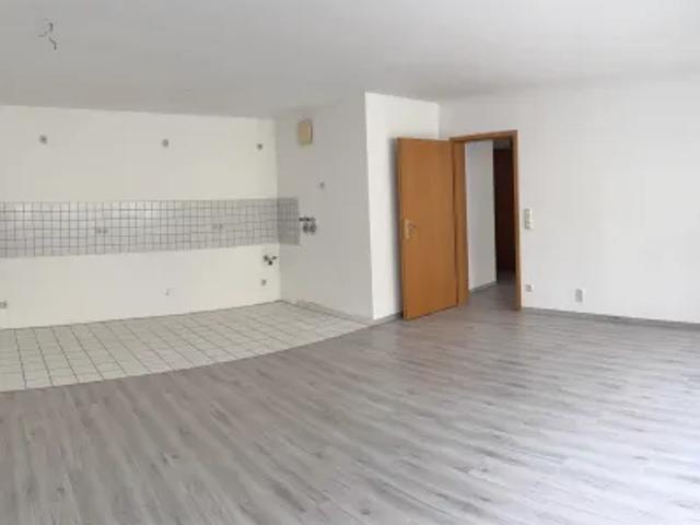 Mietwohnungen ✓ 370 € Kaltmiete netto ✓ 68,11 m² Wohnfläche ⌖ 08209 Auerbach, Talstraße 8