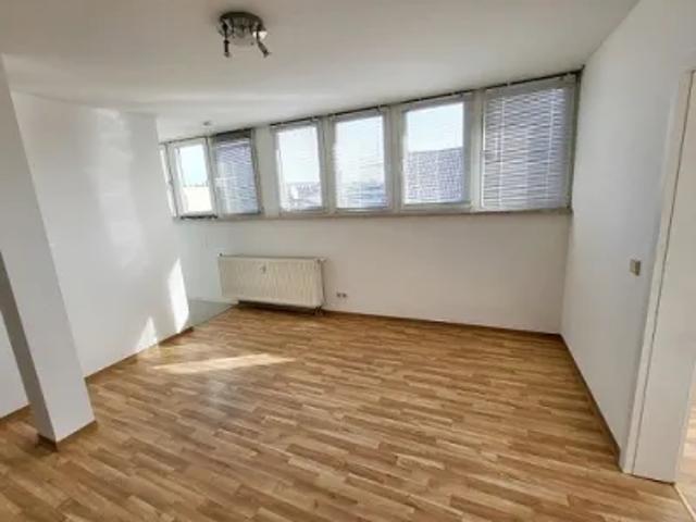 Mietwohnungen ✓ 372,54 € Kaltmiete netto ✓ 53,22 m² Wohnfläche ⌖ 08468 Reichenbach