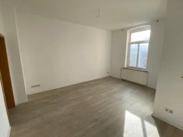 Mietwohnungen ✓ 378,50 € Kaltmiete ✓ 81,04 m² Wohnfläche ⌖ 08523 Plauen, Karlstr. 43
