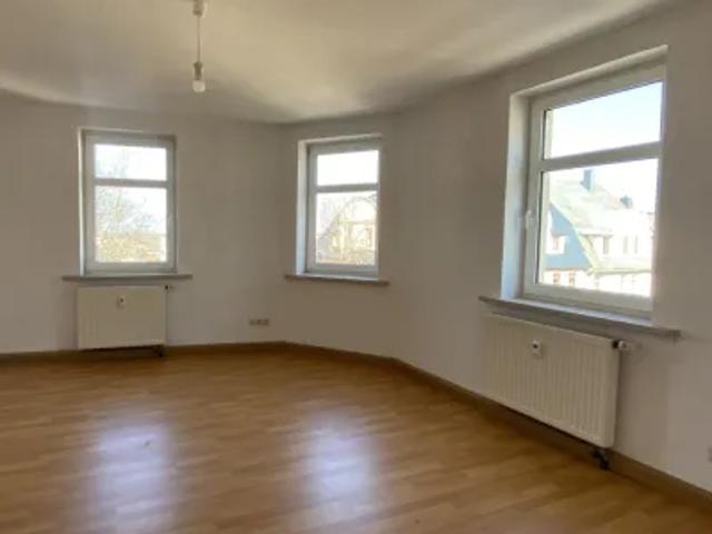 Mietwohnungen ✓ 385 € Kaltmiete ✓ 83,63 m² Wohnfläche ⌖ 08223 Falkenstein, Th. Körner Straße 11