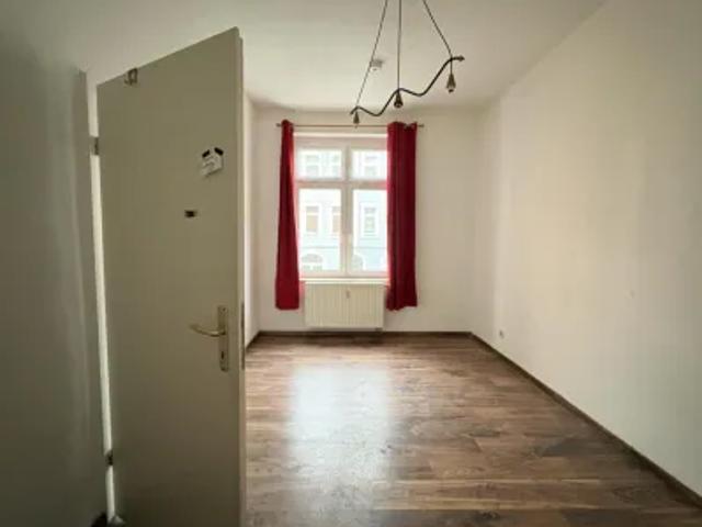 Mietwohnungen ✓ 300 € Kaltmiete ✓ 61 m² Wohnfläche ⌖ 08209 Auerbach, Kaiserstr. 28