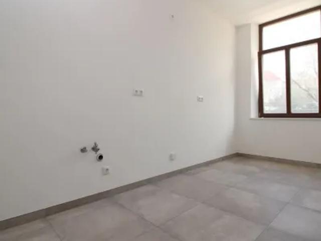 Mietwohnungen ✓ 310 € Kaltmiete ✓ 56,40 m² Wohnfläche ⌖ 08525 Plauen, Heubnerstraße 2