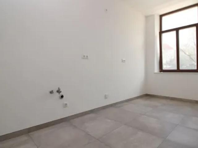 Mietwohnungen ✓ 310 € Kaltmiete ✓ 56,40 m² Wohnfläche ⌖ 08525 Plauen, Heubnerstraße 2
