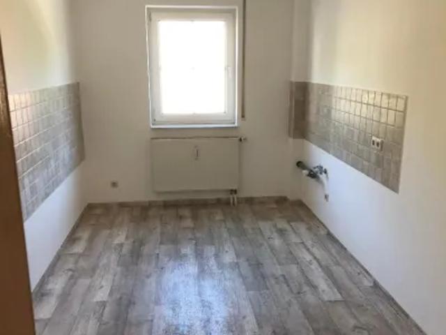 Mietwohnungen ✓ 310 € Kaltmiete ✓ 62,30 m² Wohnfläche ⌖ 08209 Auerbach, Poststraße 4 6