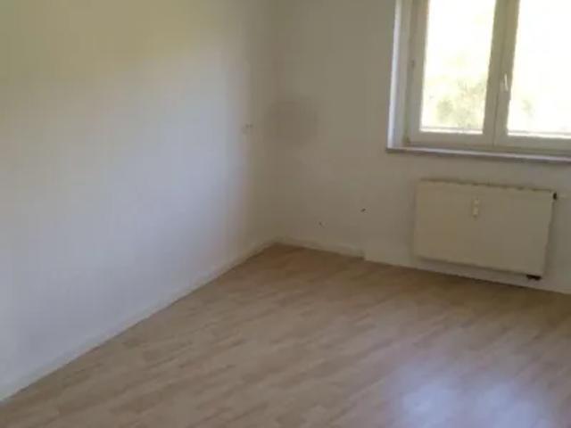 Mietwohnungen ✓ 325 € Kaltmiete ✓ 72,76 m² Wohnfläche ⌖ 08529 Plauen, Schrödelstr. 2