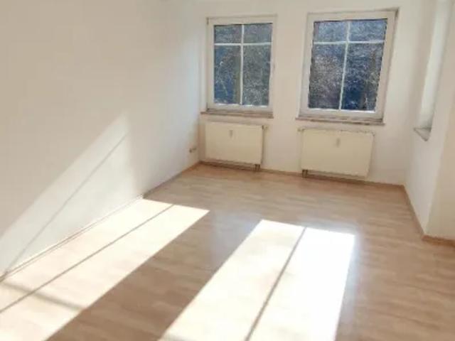 Mietwohnungen ✓ 330 € Kaltmiete ✓ 65 m² Wohnfläche ⌖ 08523 Plauen, Hainstraße 38