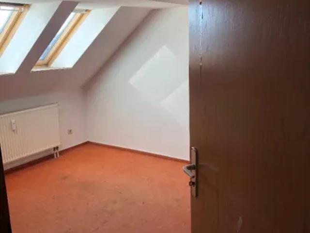 Mietwohnungen ✓ 330 € Kaltmiete ✓ 66 m² Wohnfläche ⌖ 08209 Auerbach, Poststraße 6
