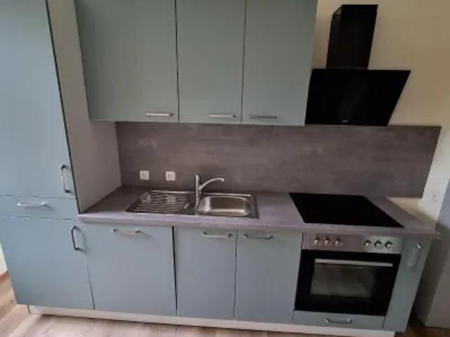 Mietwohnungen ✓ 450 € Kaltmiete ✓ 56,99 m² Wohnfläche ⌖ 08525 Plauen, Goethestr. 93