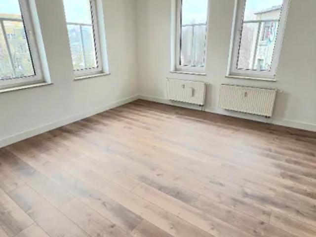 Mietwohnungen ✓ 400 € Kaltmiete ✓ 68 m² Wohnfläche ⌖ 08527 Plauen, Stresemannstraße 79