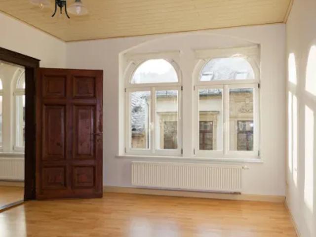 Mietwohnungen ✓ 432 € Kaltmiete ✓ 72 m² Wohnfläche ⌖ 07973 Greiz, Carolinenstraße 22