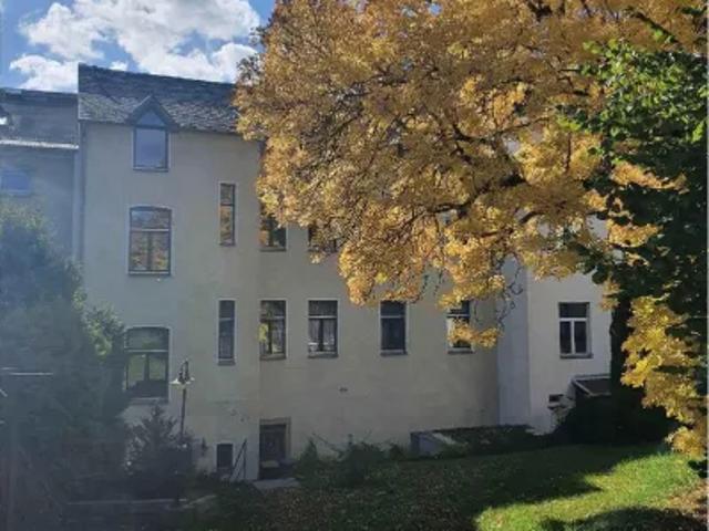 Mietwohnungen ✓ 550 € Kaltmiete ✓ 83 m² Wohnfläche ⌖ 08233 Treuen, Königstraße 14